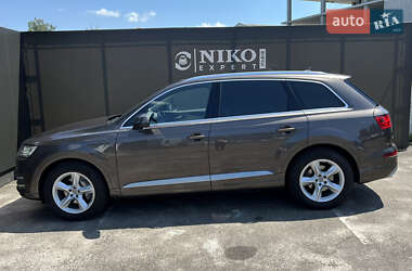Позашляховик / Кросовер Audi Q7 2018 в 