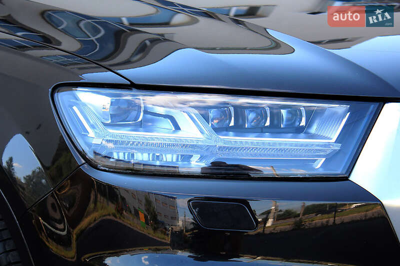 Позашляховик / Кросовер Audi Q7 2016 в Вінниці