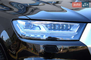 Позашляховик / Кросовер Audi Q7 2016 в 