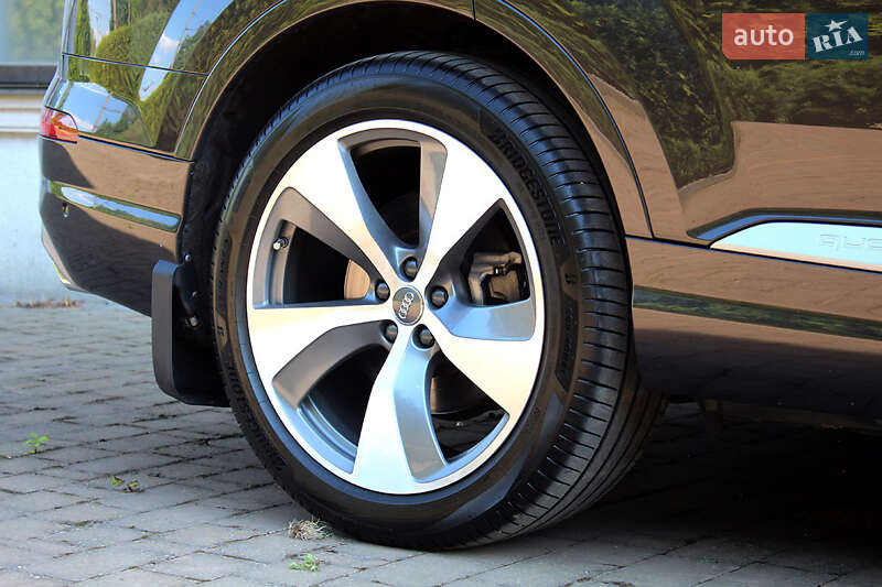 Позашляховик / Кросовер Audi Q7 2016 в Вінниці