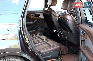 Позашляховик / Кросовер Audi Q7 2016 в 