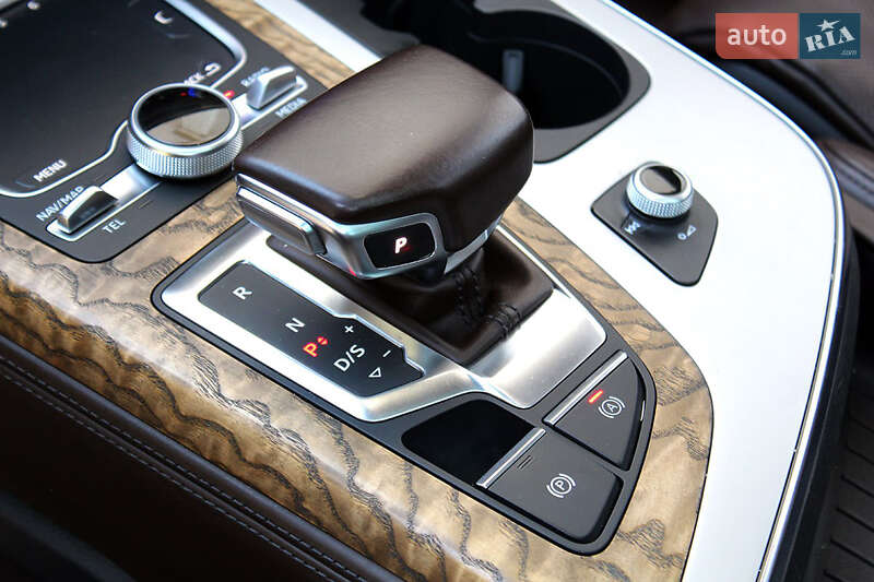 Позашляховик / Кросовер Audi Q7 2016 в Вінниці