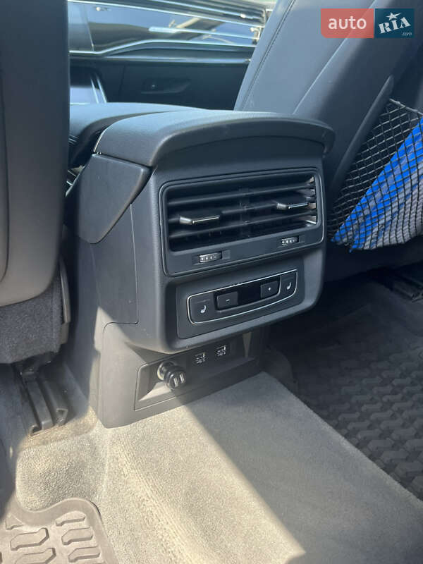 Позашляховик / Кросовер Audi Q7 2020 в Житомирі