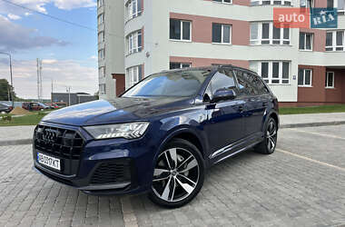Позашляховик / Кросовер Audi Q7 2020 в 