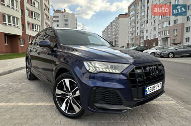 Позашляховик / Кросовер Audi Q7 2020 в 