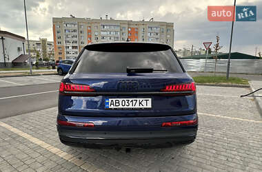 Позашляховик / Кросовер Audi Q7 2020 в 