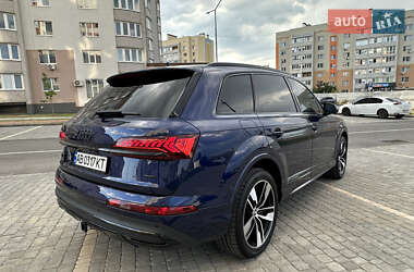 Позашляховик / Кросовер Audi Q7 2020 в 