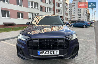 Позашляховик / Кросовер Audi Q7 2020 в 