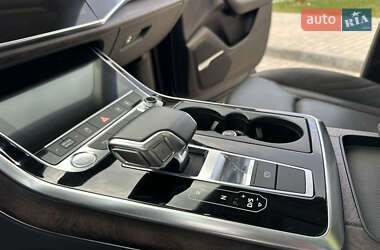 Позашляховик / Кросовер Audi Q7 2020 в 