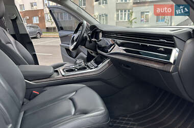 Позашляховик / Кросовер Audi Q7 2020 в 