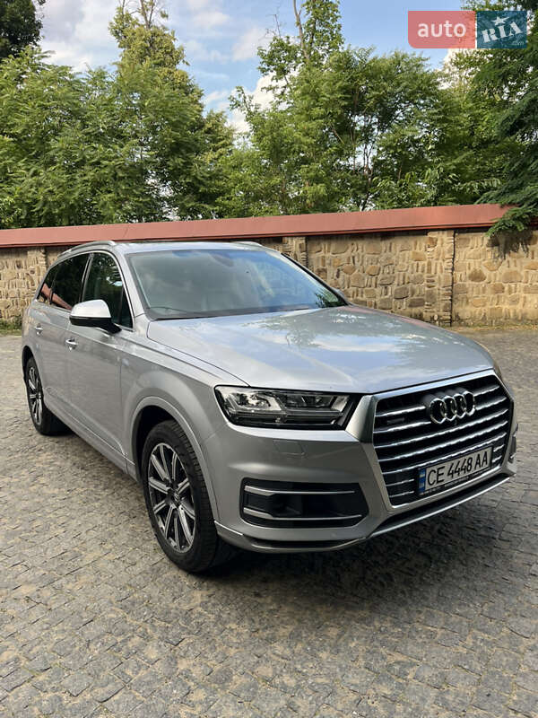 Позашляховик / Кросовер Audi Q7 2017 в Чернівцях