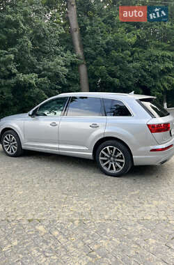 Внедорожник / Кроссовер Audi Q7 2017 в 