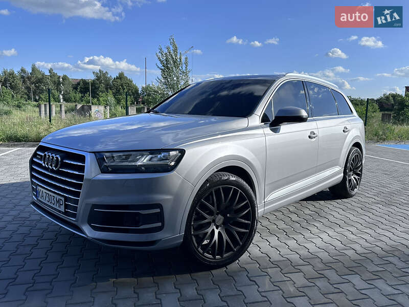 Позашляховик / Кросовер Audi Q7 2017 в Луцьку