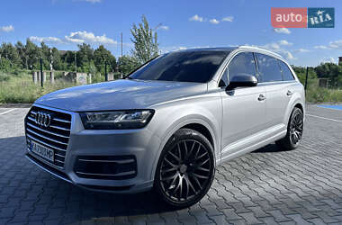 Внедорожник / Кроссовер Audi Q7 2017 в 