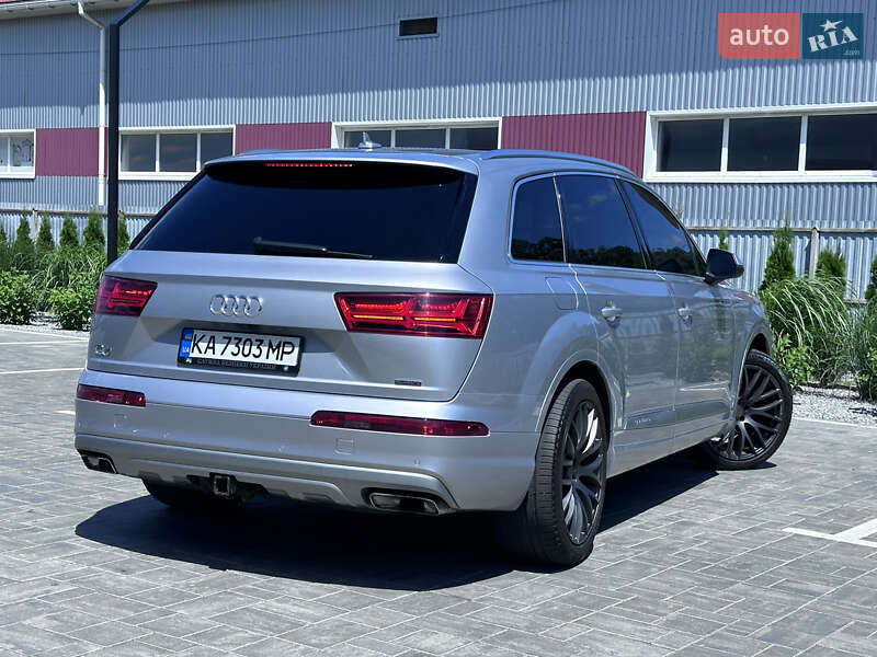 Позашляховик / Кросовер Audi Q7 2017 в Луцьку