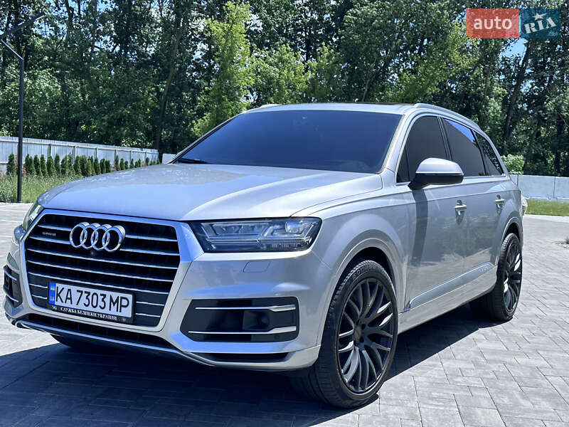 Позашляховик / Кросовер Audi Q7 2017 в Луцьку