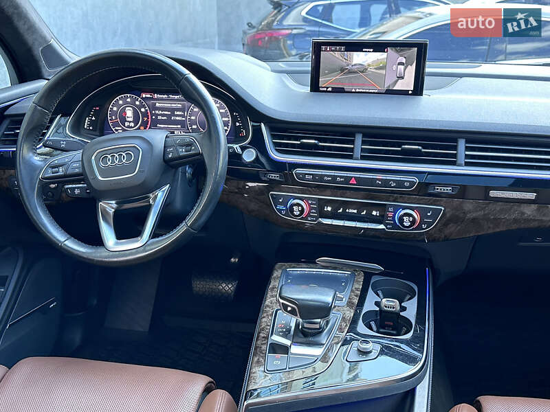 Позашляховик / Кросовер Audi Q7 2017 в Луцьку