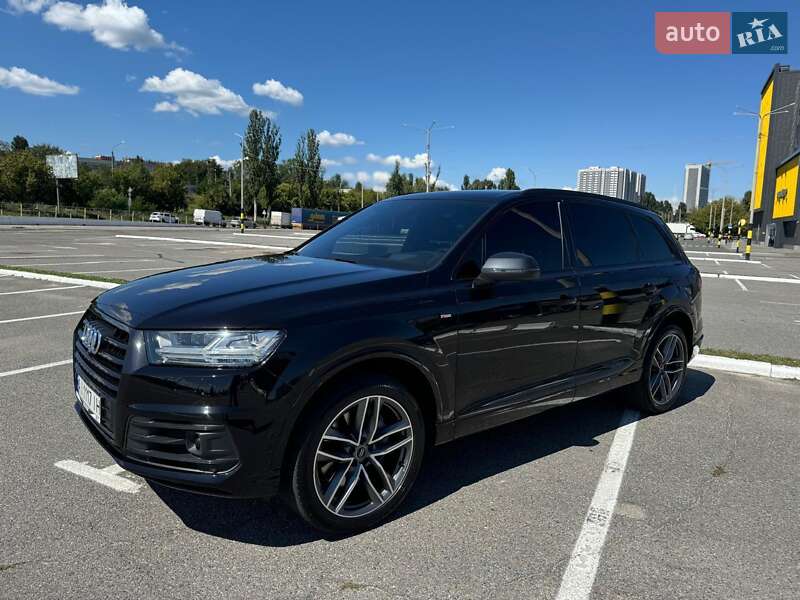 Позашляховик / Кросовер Audi Q7 2018 в Києві