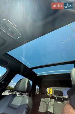 Внедорожник / Кроссовер Audi Q7 2018 в 