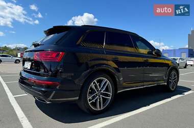Внедорожник / Кроссовер Audi Q7 2018 в 
