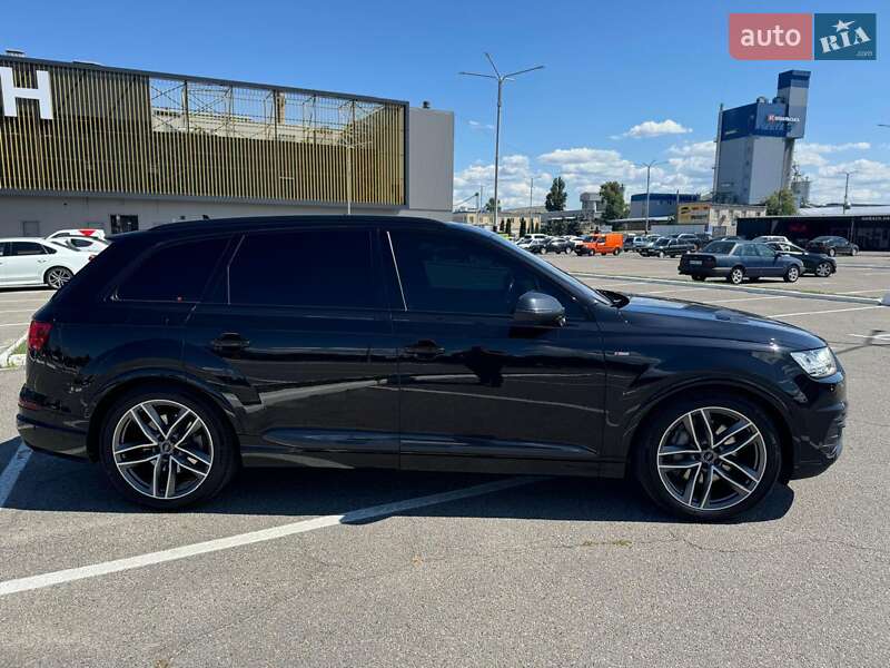Позашляховик / Кросовер Audi Q7 2018 в Києві