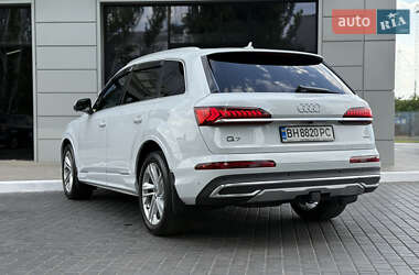 Внедорожник / Кроссовер Audi Q7 2020 в 