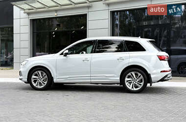 Внедорожник / Кроссовер Audi Q7 2020 в 