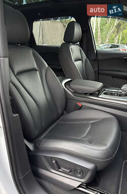 Внедорожник / Кроссовер Audi Q7 2020 в 