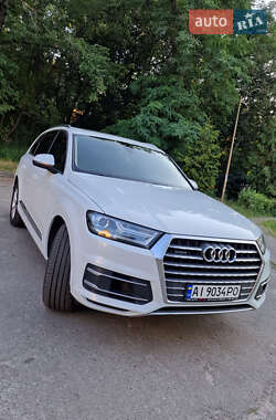 Позашляховик / Кросовер Audi Q7 2016 в 