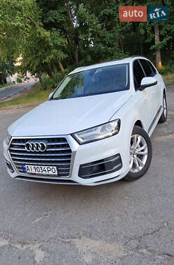 Позашляховик / Кросовер Audi Q7 2016 в 