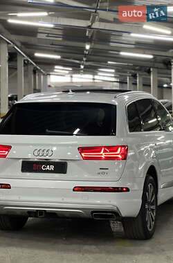 Внедорожник / Кроссовер Audi Q7 2017 в 