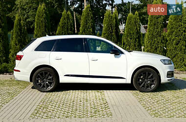 Внедорожник / Кроссовер Audi Q7 2018 в 