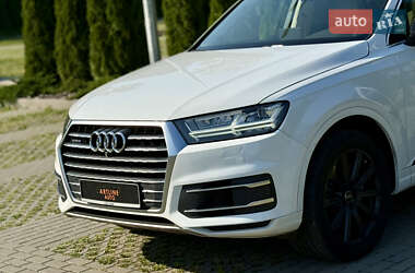 Внедорожник / Кроссовер Audi Q7 2018 в 