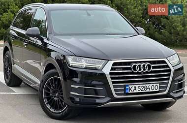 Внедорожник / Кроссовер Audi Q7 2017 в 