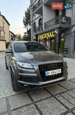 Позашляховик / Кросовер Audi Q7 2015 в 