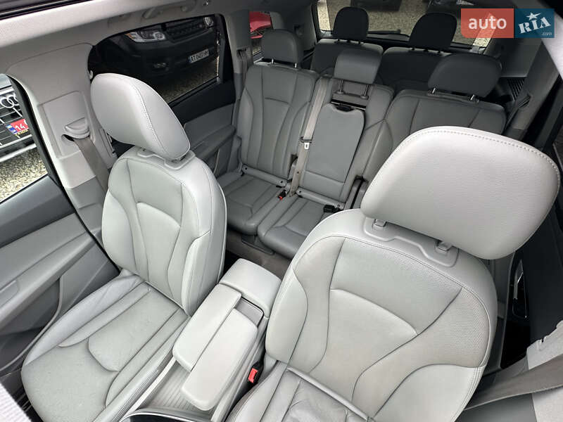 Позашляховик / Кросовер Audi Q7 2016 в Івано-Франківську