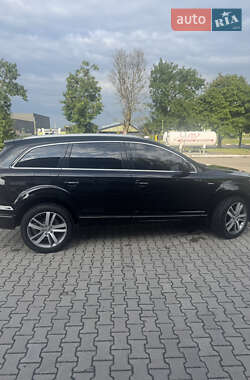 Позашляховик / Кросовер Audi Q7 2013 в 