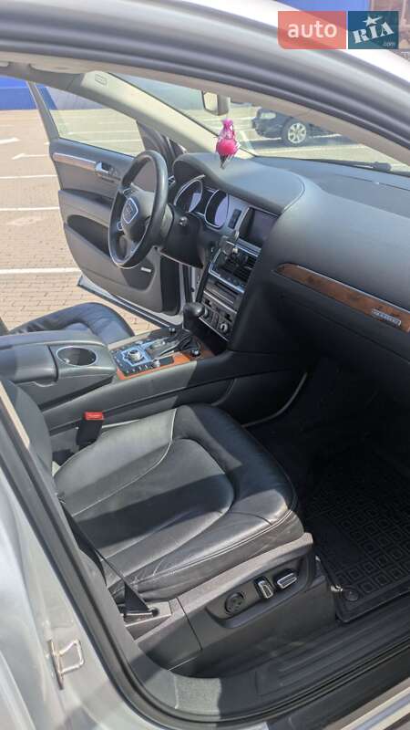 Внедорожник / Кроссовер Audi Q7 2014 в Нововолынске
