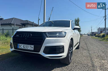 Позашляховик / Кросовер Audi Q7 2016 в 