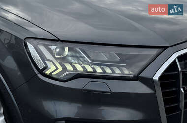 Внедорожник / Кроссовер Audi Q7 2020 в 