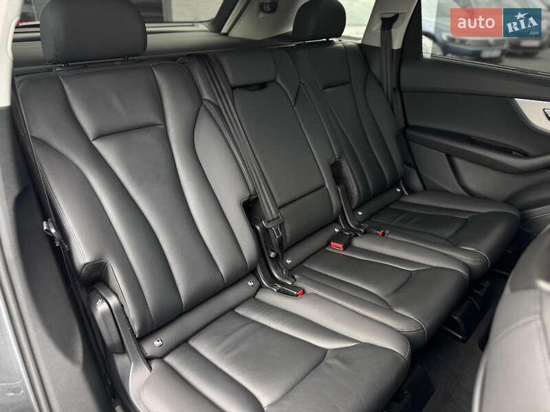 Позашляховик / Кросовер Audi Q7 2020 в Мукачевому