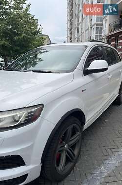 Позашляховик / Кросовер Audi Q7 2012 в 
