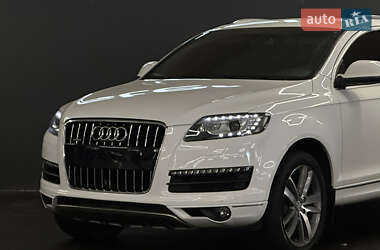 Позашляховик / Кросовер Audi Q7 2013 в 