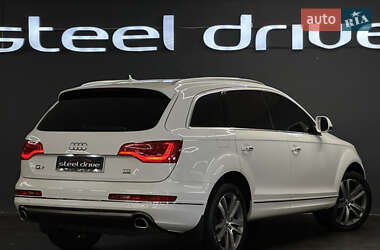 Позашляховик / Кросовер Audi Q7 2013 в 