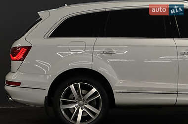 Позашляховик / Кросовер Audi Q7 2013 в 