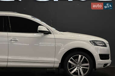 Позашляховик / Кросовер Audi Q7 2013 в 