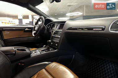 Позашляховик / Кросовер Audi Q7 2013 в 