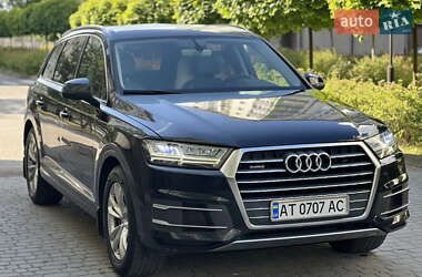 Позашляховик / Кросовер Audi Q7 2016 в 