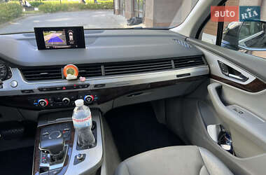 Позашляховик / Кросовер Audi Q7 2016 в 