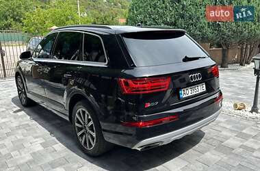 Внедорожник / Кроссовер Audi Q7 2016 в 